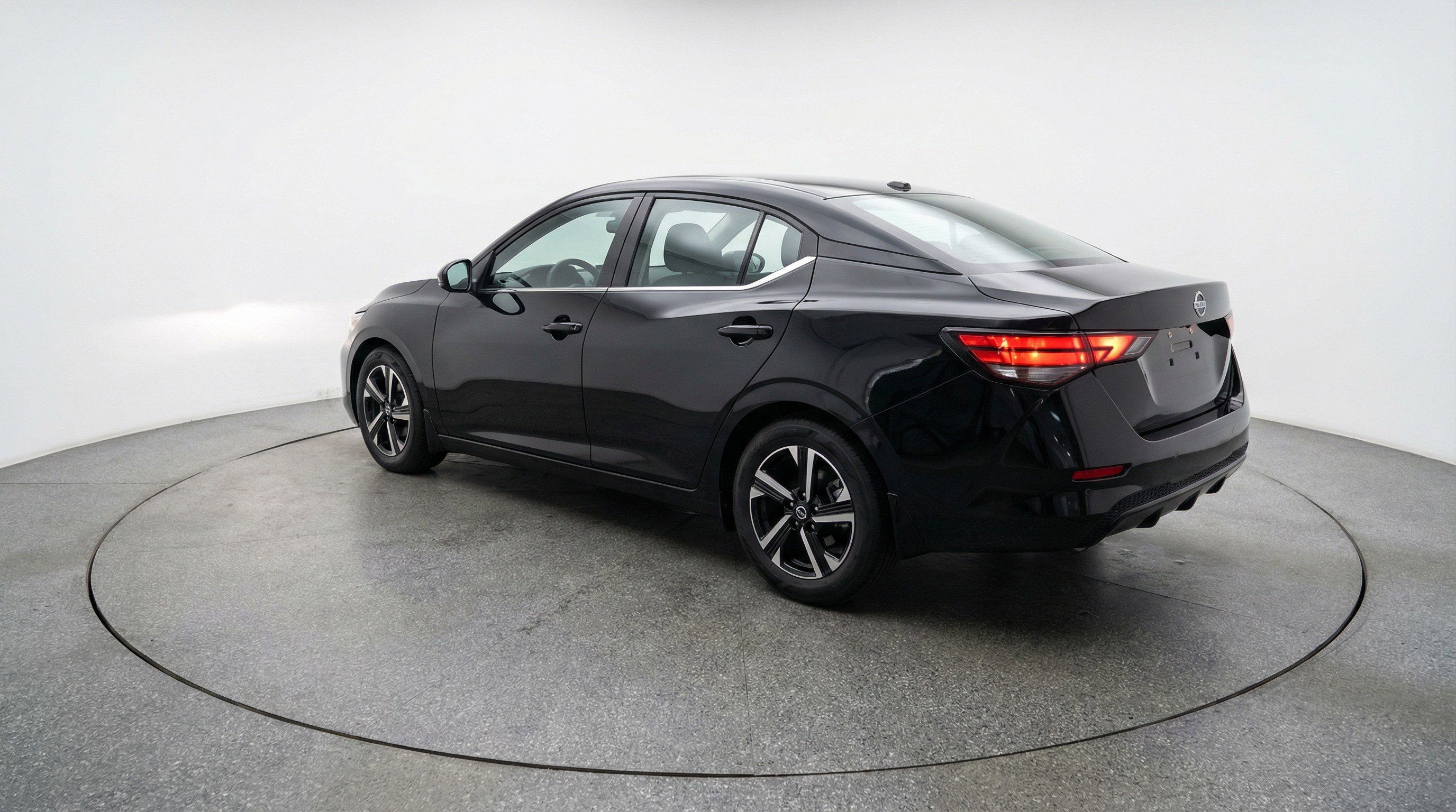 Used 2025 Nissan Sentra SV image 6