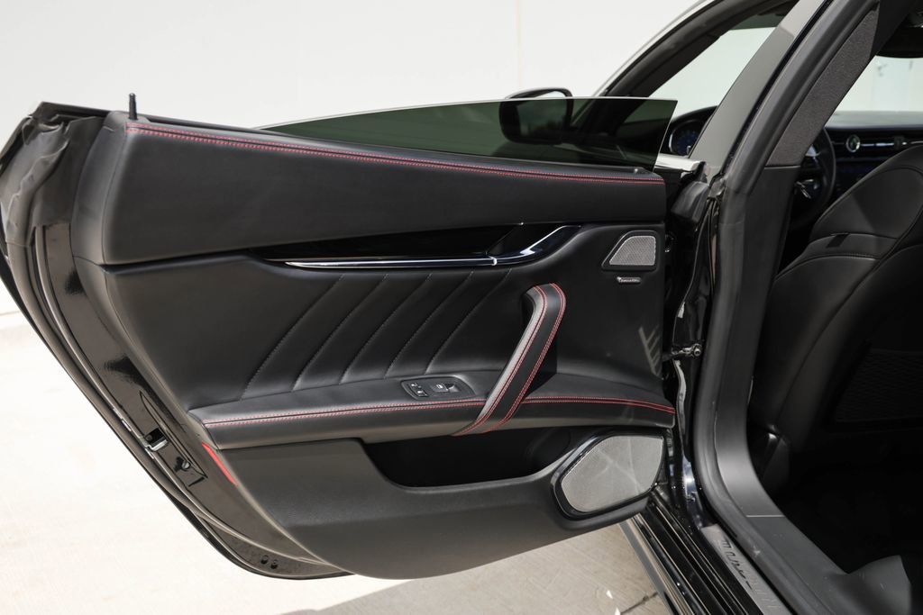 Used 2019 Maserati Quattroporte S GranSport image 26