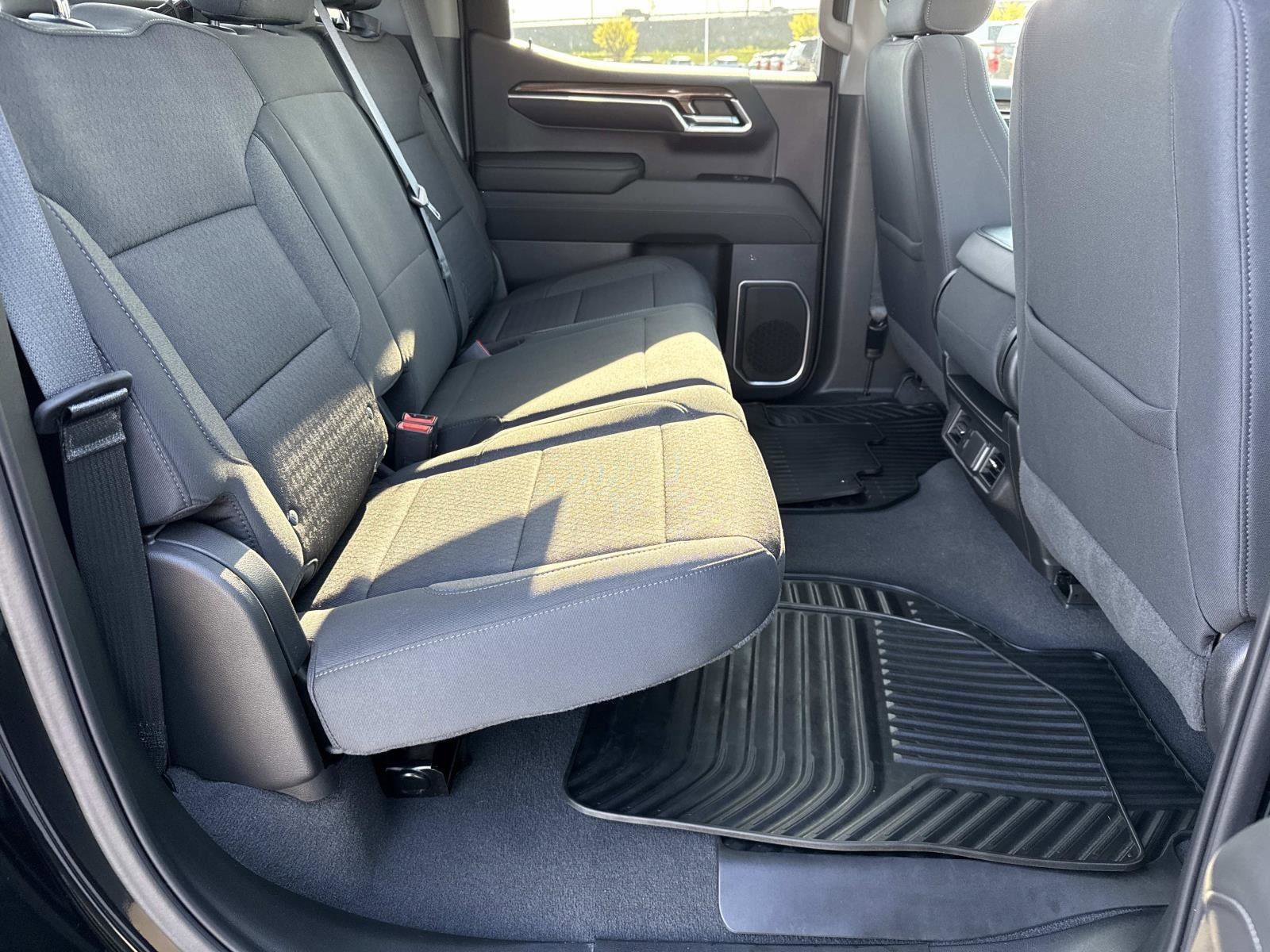 Used 2022 Chevrolet Silverado 1500 LT AWD/4WD image 19