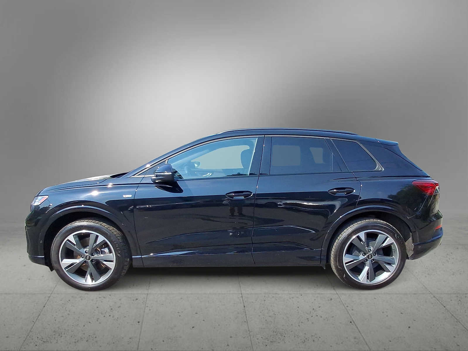 Used 2023 Audi Q4 e-tron Prestige w/ Black Optic Package AWD/4WD image 5