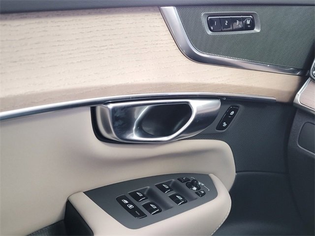 New 2026 Volvo XC90 B6 Core w/ Protection Package image 23