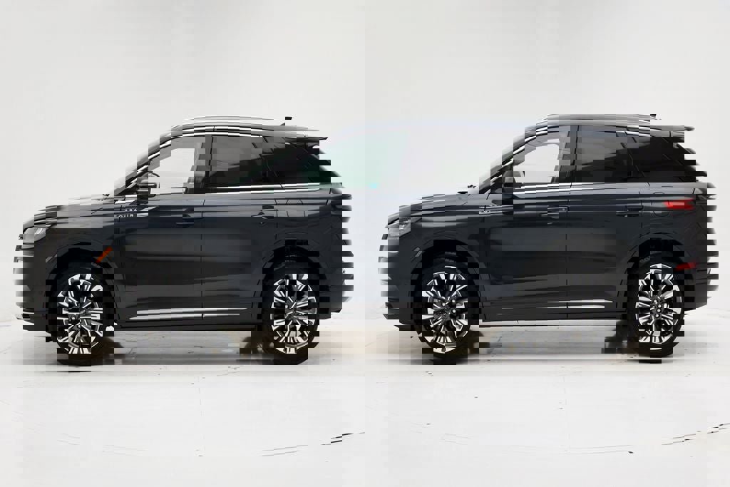 Used 2022 Lincoln Corsair Reserve w/ Equipment Group 201A image 7