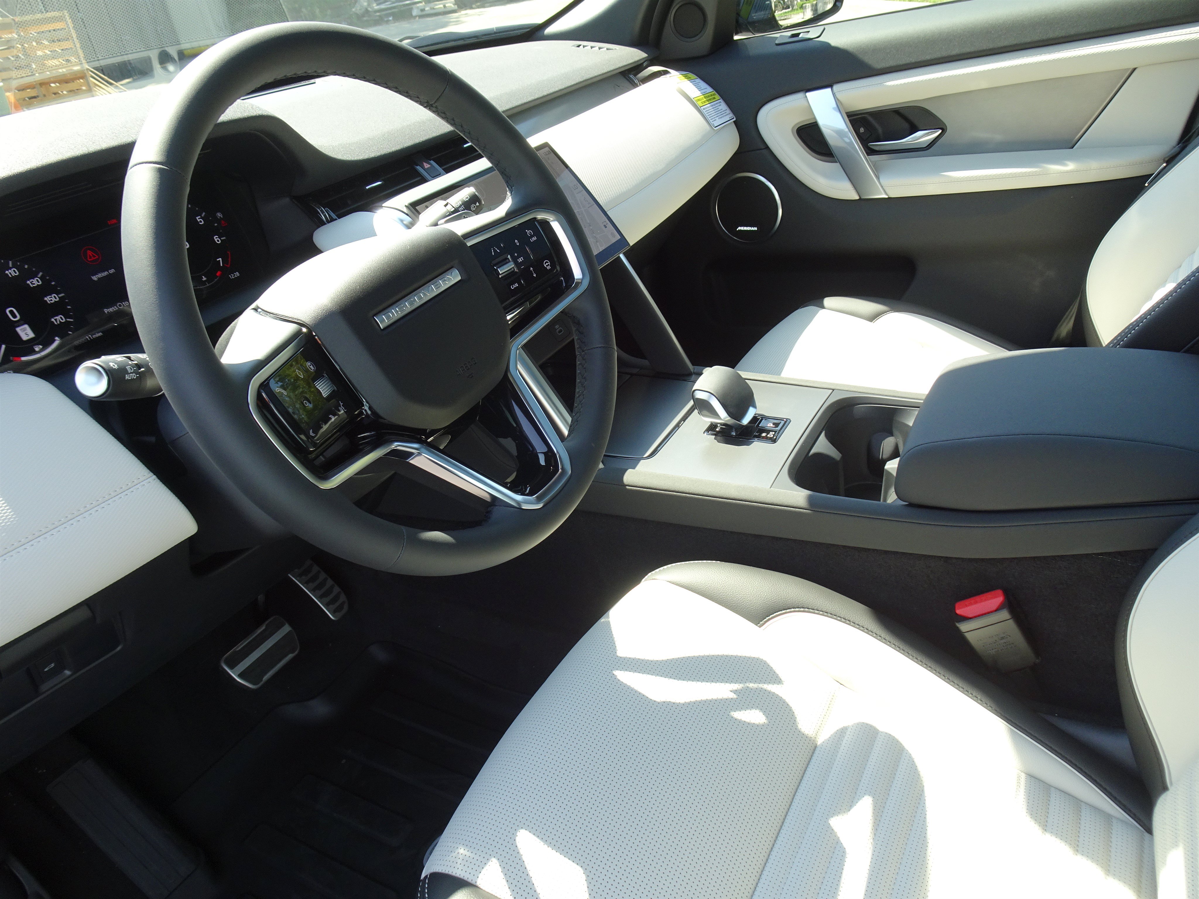 New 2026 Land Rover Discovery Sport Landmark AWD/4WD image 14