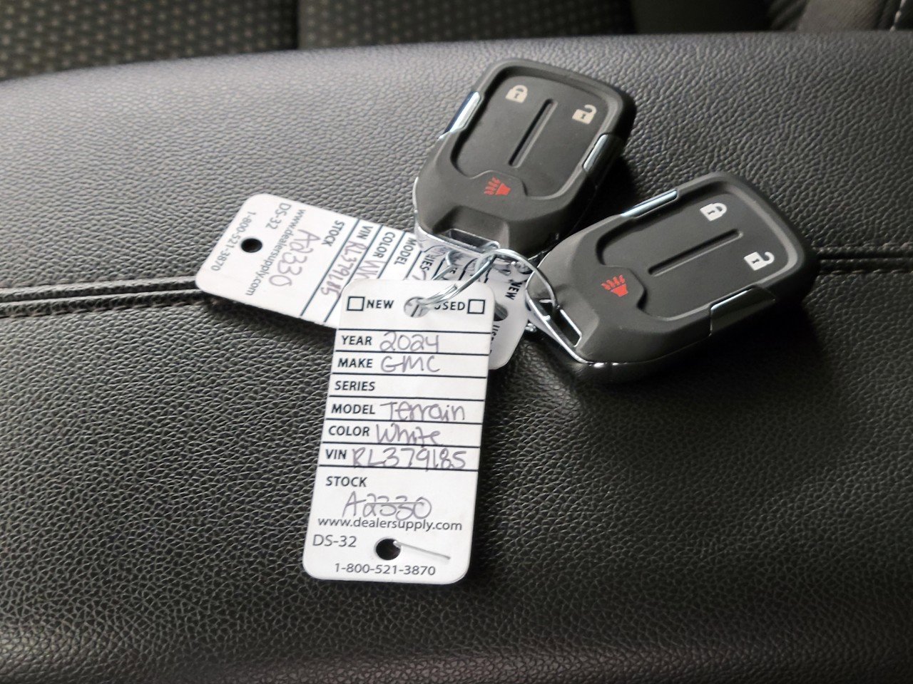 Used 2024 GMC Terrain SLE image 26