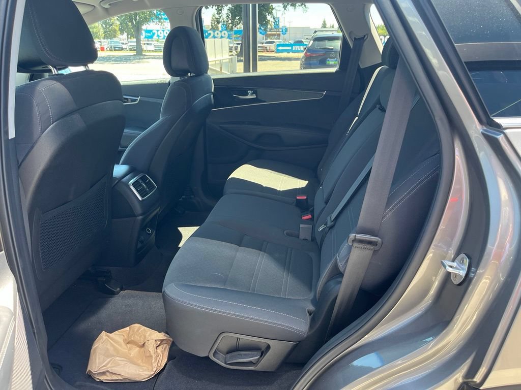 Used 2016 Kia Sorento FWD image 5