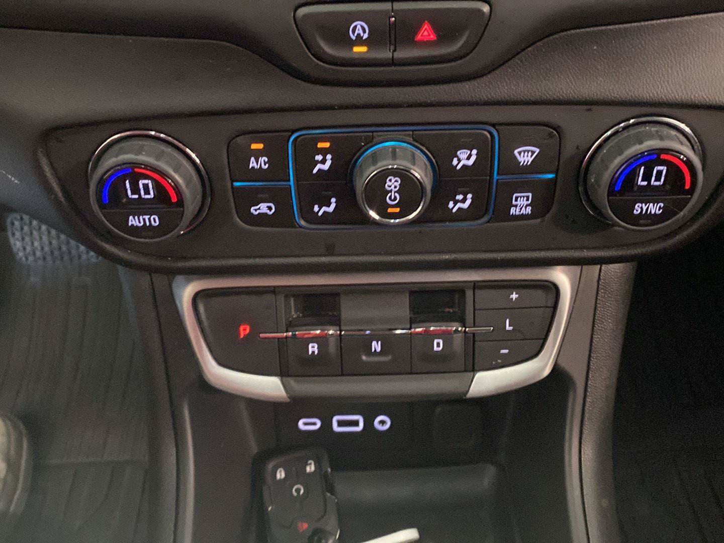 Certified 2023 GMC Terrain SLE w/ Driver Convenience Package AWD/4WD image 43