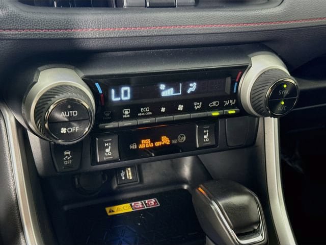 Certified 2025 Toyota RAV4 XSE w/ Weather Package AWD/4WD image 17