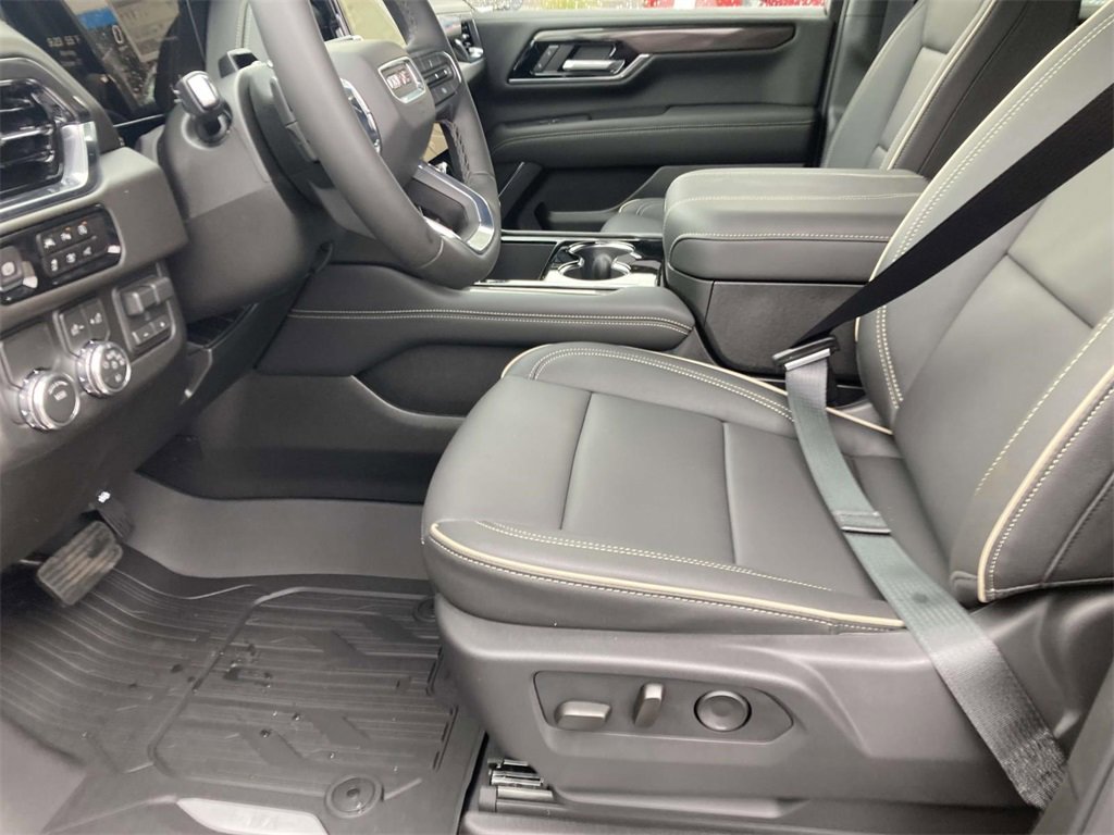 New 2026 GMC Yukon Elevation image 18