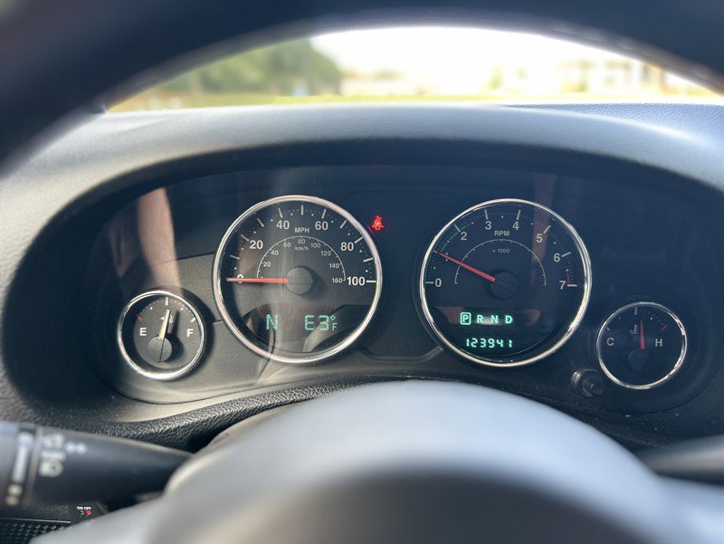 Used 2013 Jeep Wrangler Unlimited Sahara w/ Dual Top Group image 17