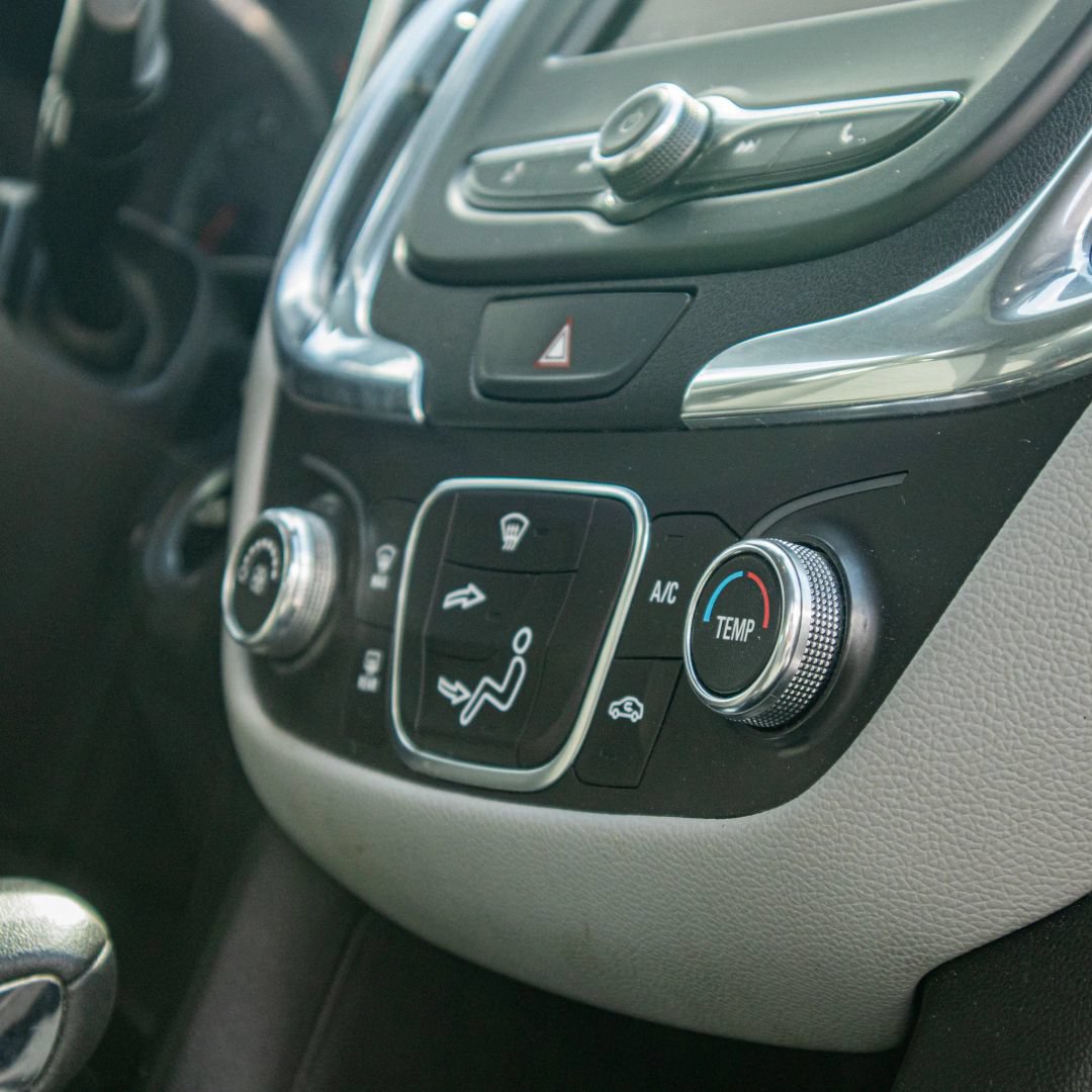 Used 2020 Chevrolet Equinox LS FWD image 18