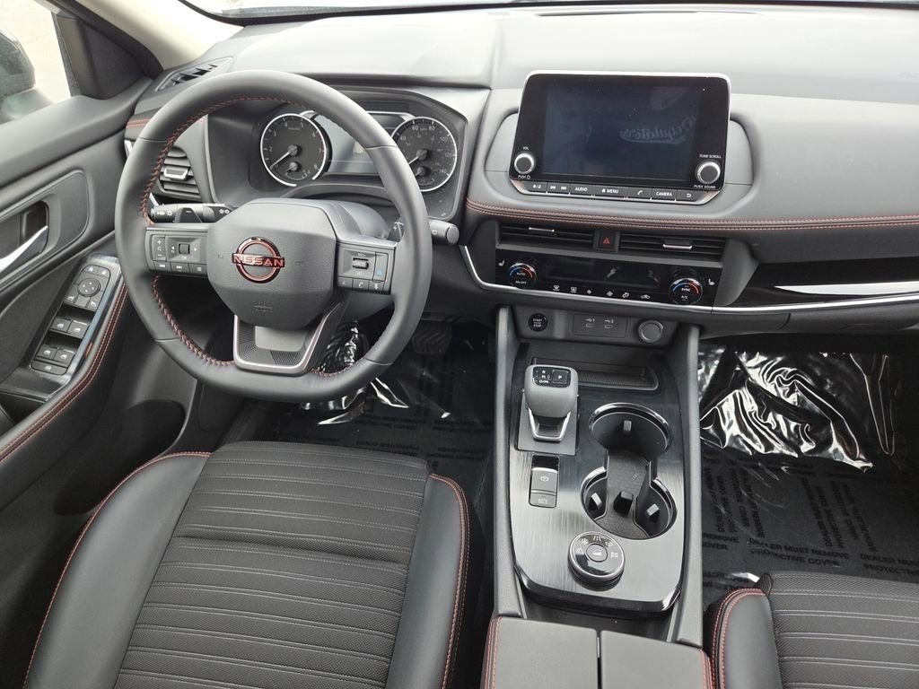 Used 2025 Nissan Rogue SV image 32