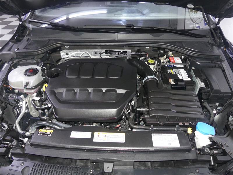 Used 2022 Volkswagen GTI SE image 12