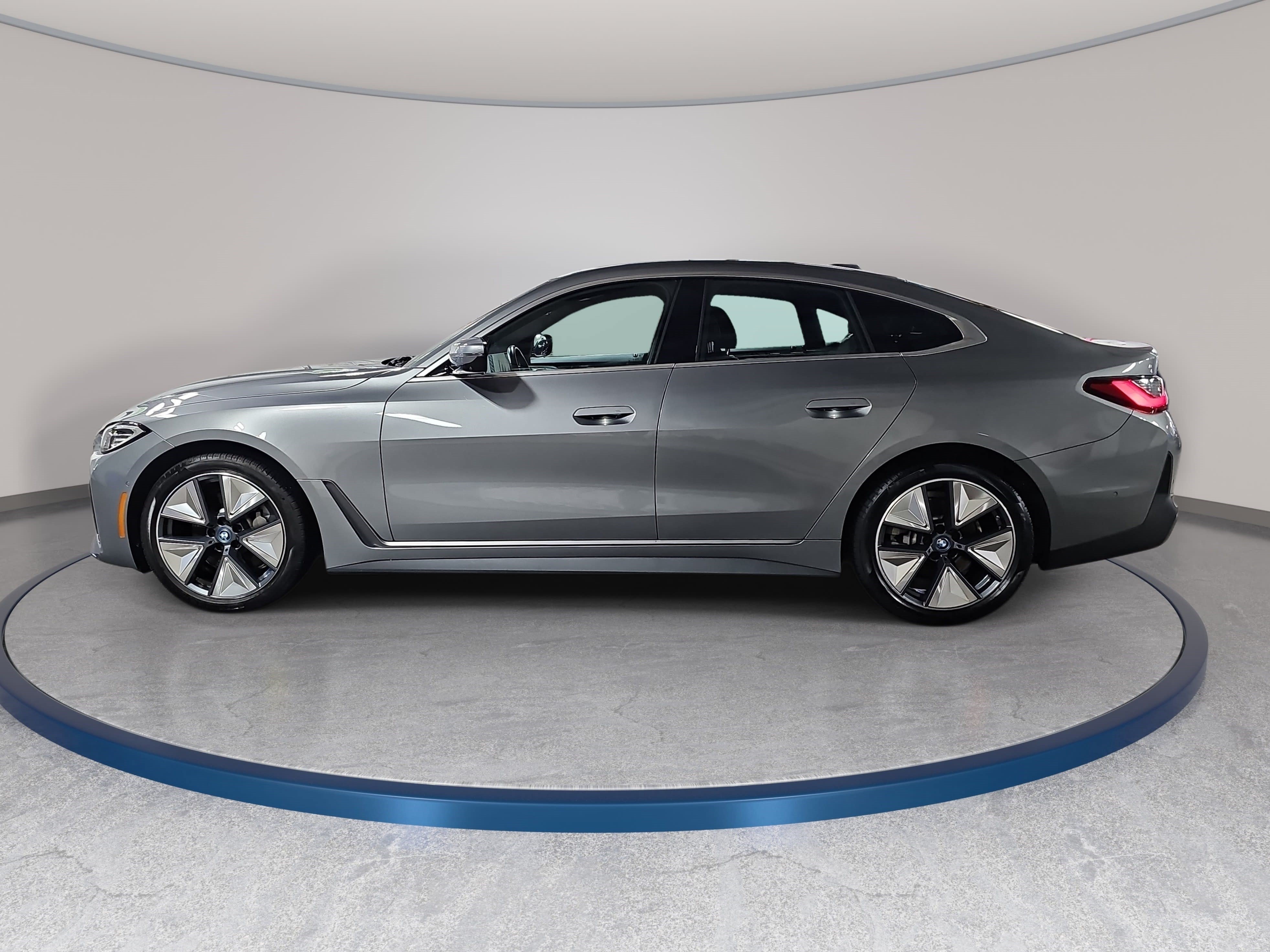 Used 2024 BMW i4 eDrive35 w/ Premium Package RWD image 8