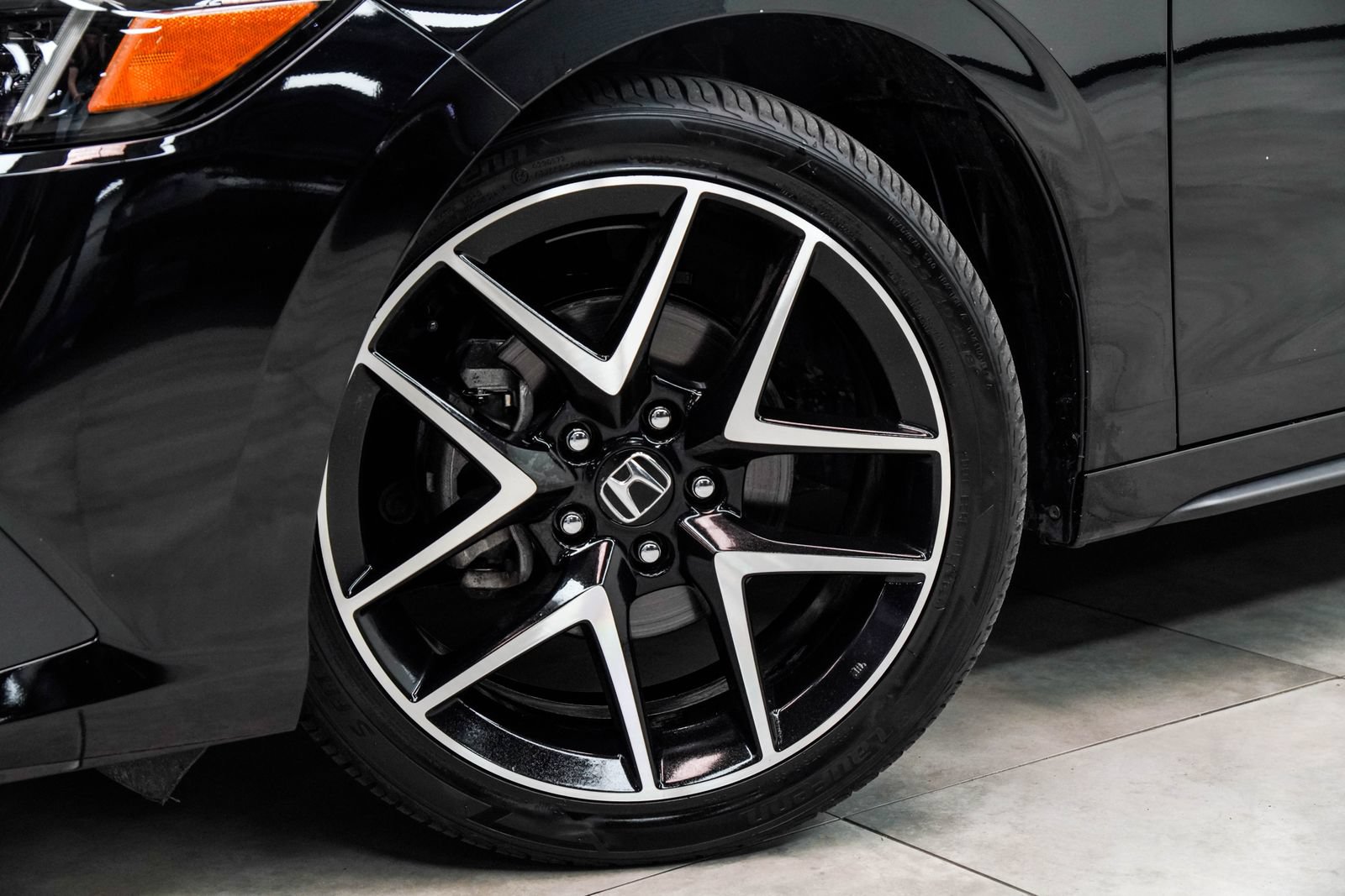 Used 2022 Honda Civic Sport Touring image 3