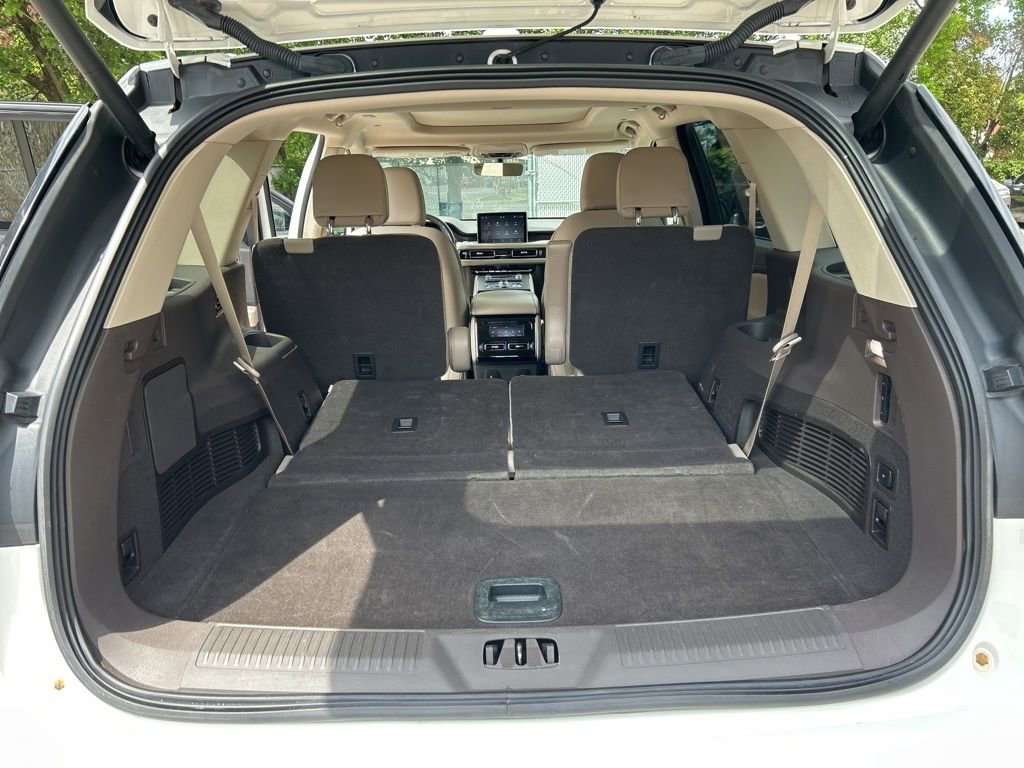Used 2022 Lincoln Aviator Reserve w/ Equipment Group 201A RWD image 23
