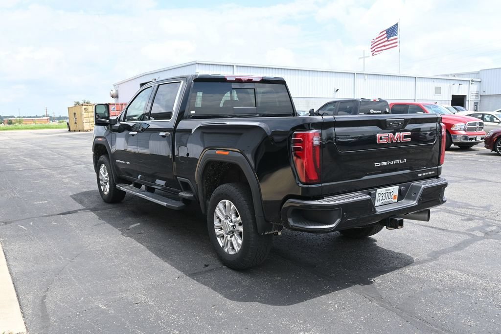 Used 2024 GMC Sierra 3500 Denali w/ Technology Package AWD/4WD image 11