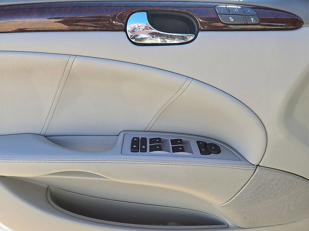 Used 2011 Buick Lucerne CXL image 20