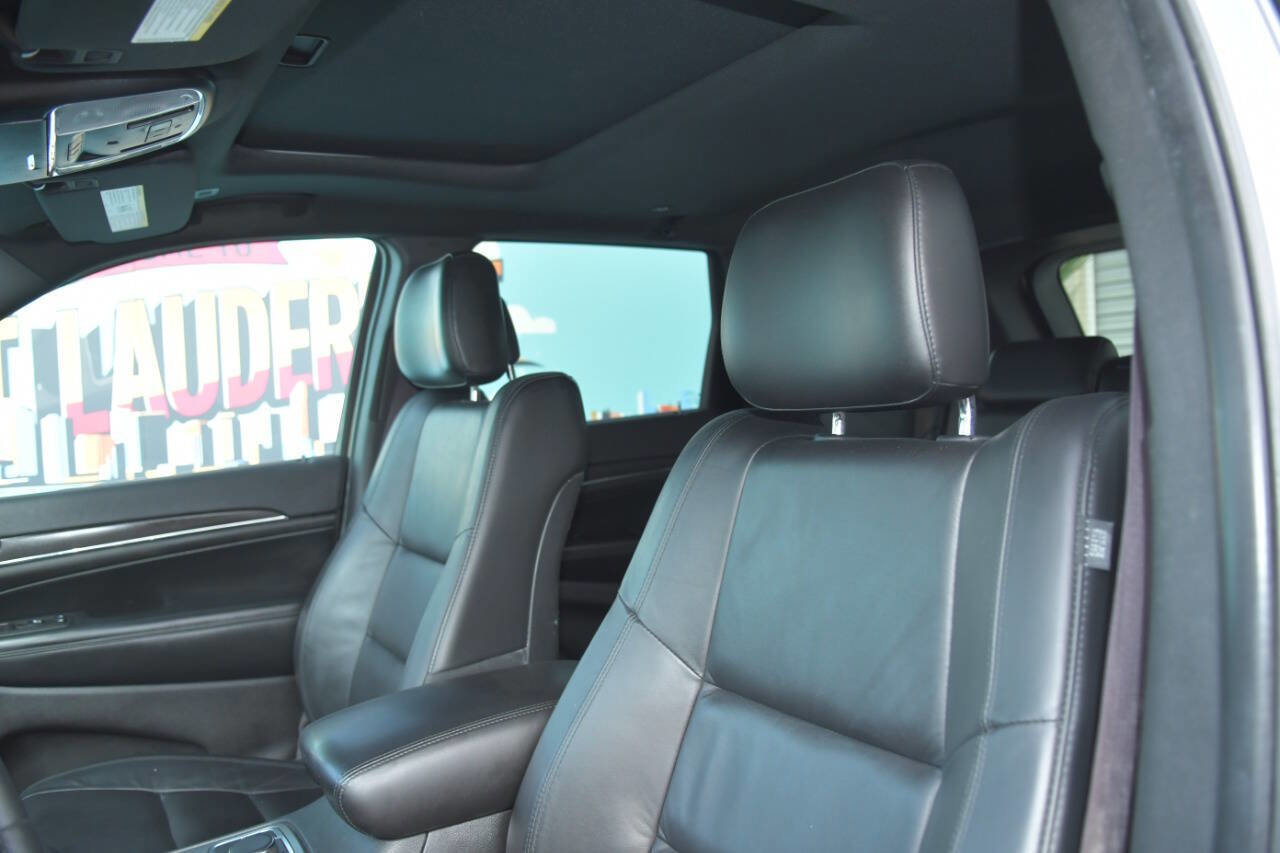 Used 2018 Jeep Grand Cherokee Limited AWD/4WD image 19