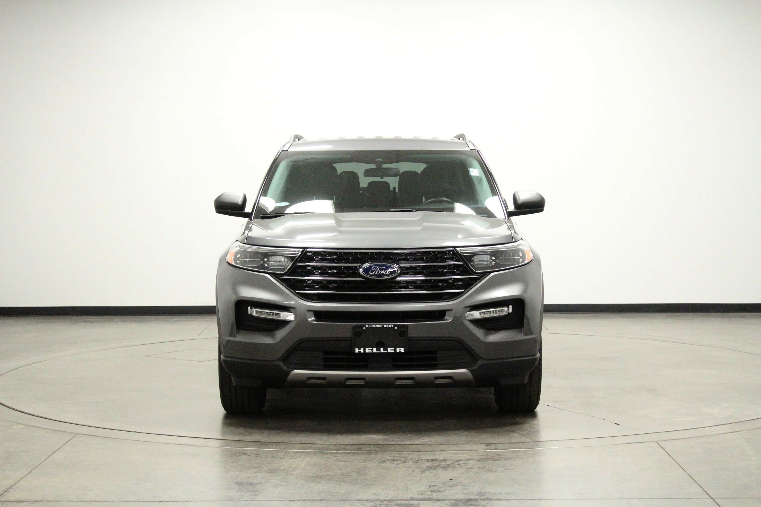 Used 2021 Ford Explorer XLT w/ Equipment Group 202A AWD/4WD image 3