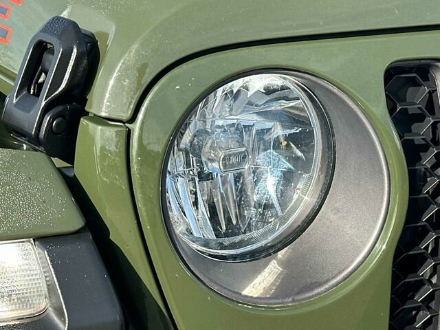 Used 2023 Jeep Gladiator Mojave w/ Cold Weather Group image 32