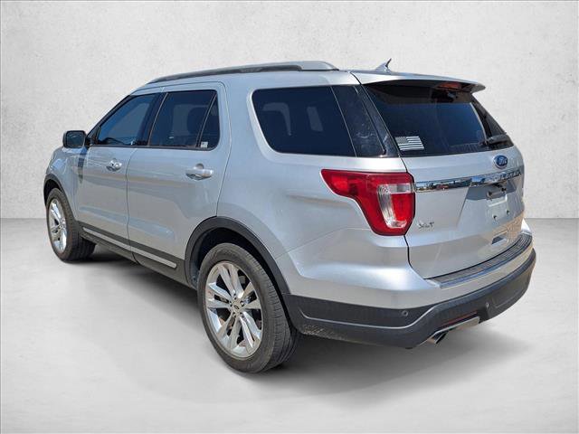 Used 2018 Ford Explorer XLT w/ Equipment Group 202A FWD image 7