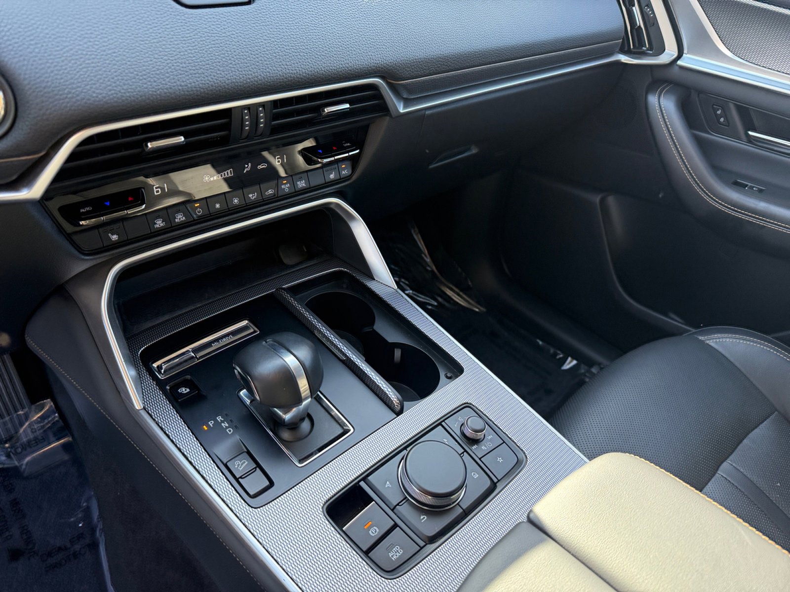 Certified 2024 MAZDA CX-90 Plug-In Hybrid w/ Preferred AWD/4WD image 13