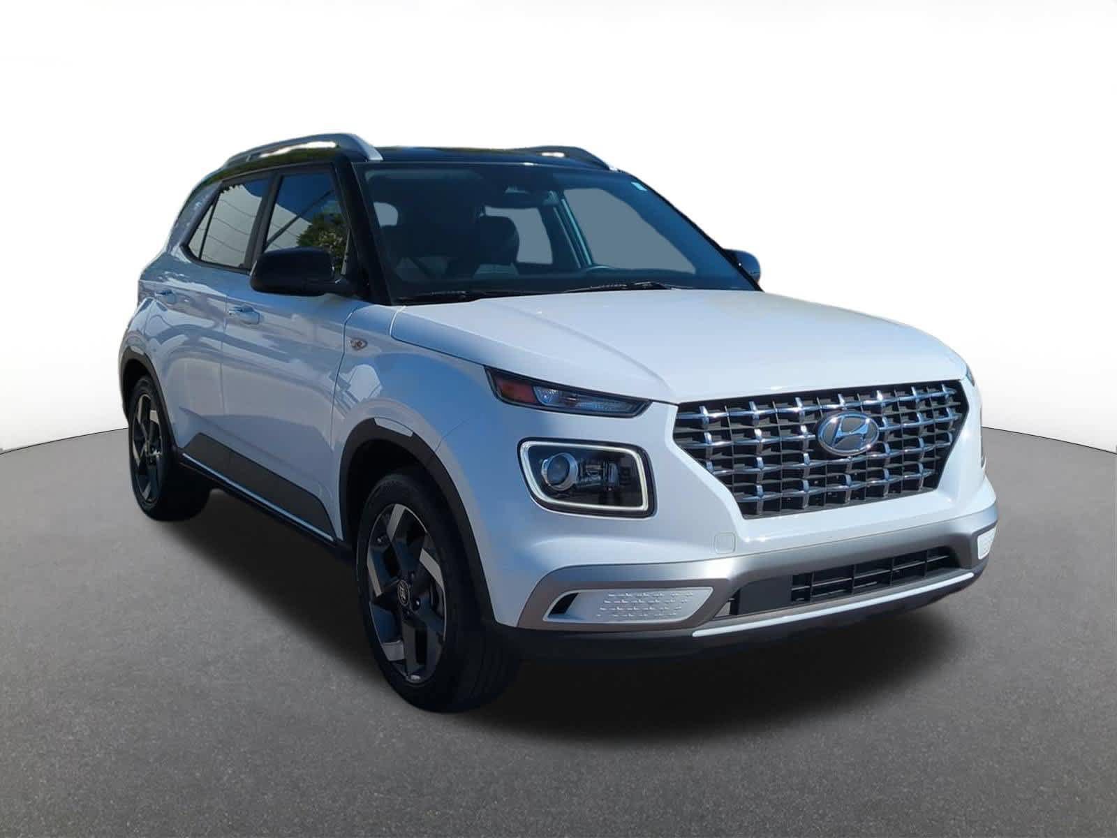 Used 2023 Hyundai Venue Limited FWD image 8