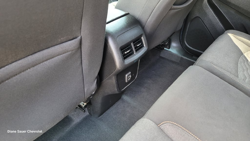 Used 2019 Chevrolet Equinox LT w/ Driver Convenience Package FWD image 26