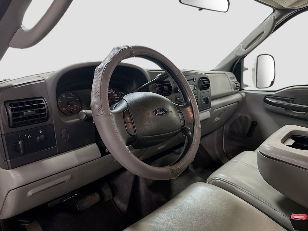 Used 2005 Ford F250 XL image 10