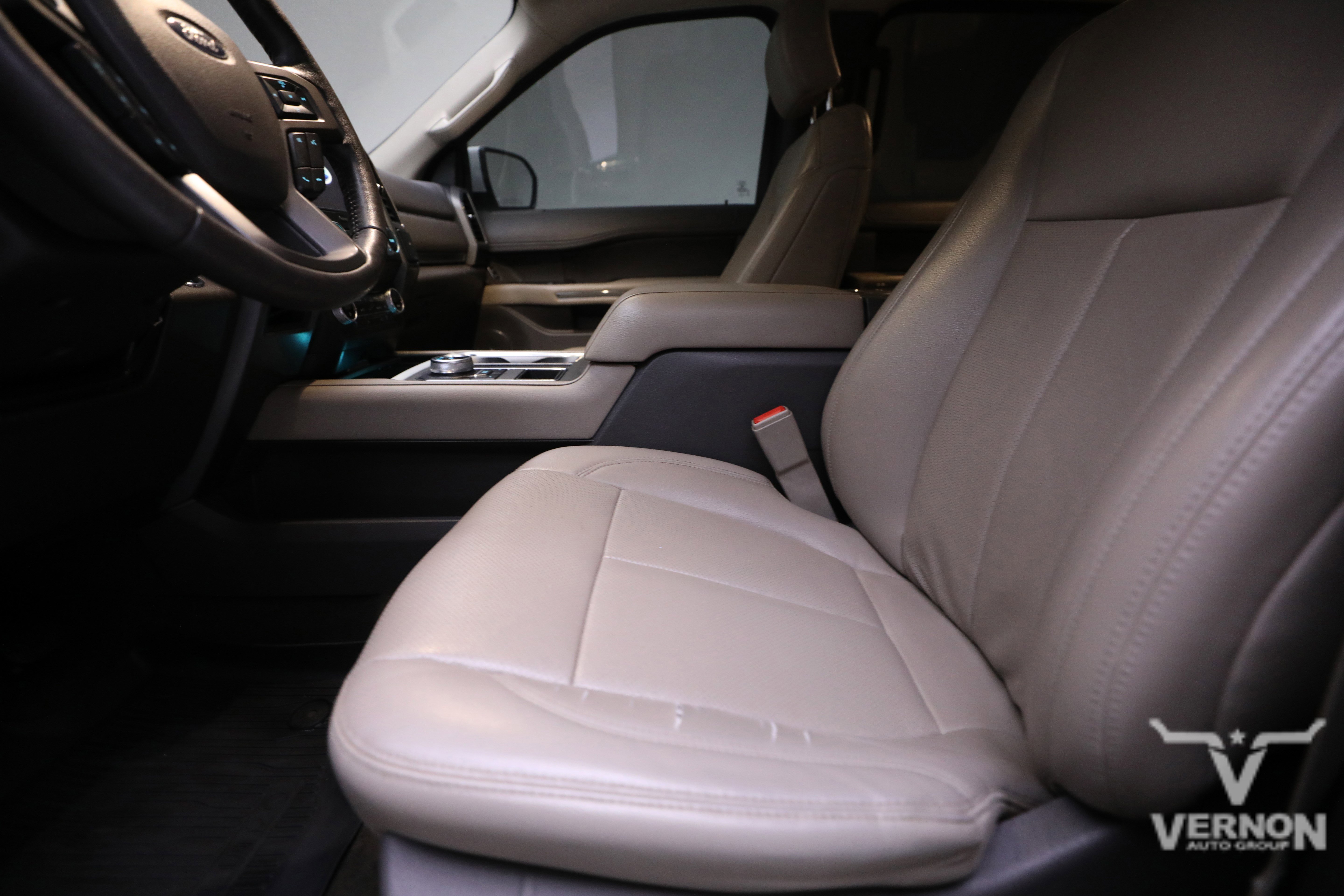 Used 2020 Ford Expedition XLT w/ Equipment Group 202A image 10