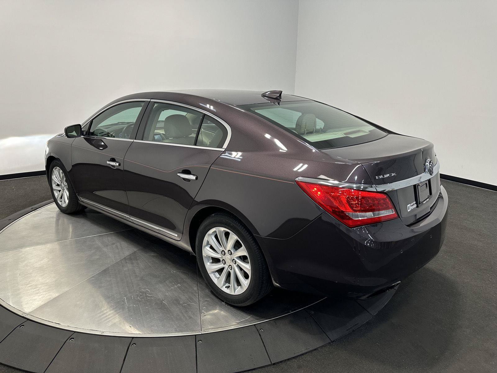 Used 2015 Buick LaCrosse Leather w/ Experience Buick Package FWD image 5