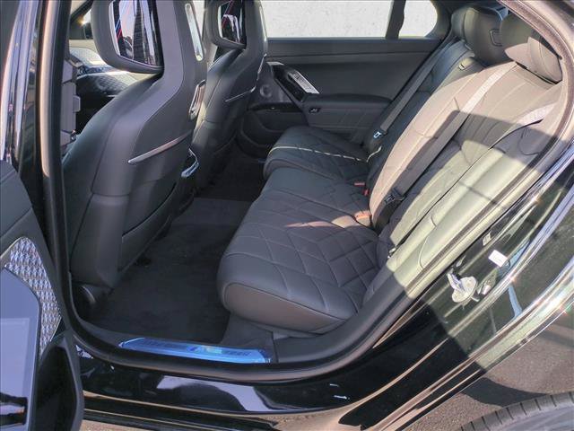 New 2025 BMW i7 xDrive60 AWD/4WD image 16