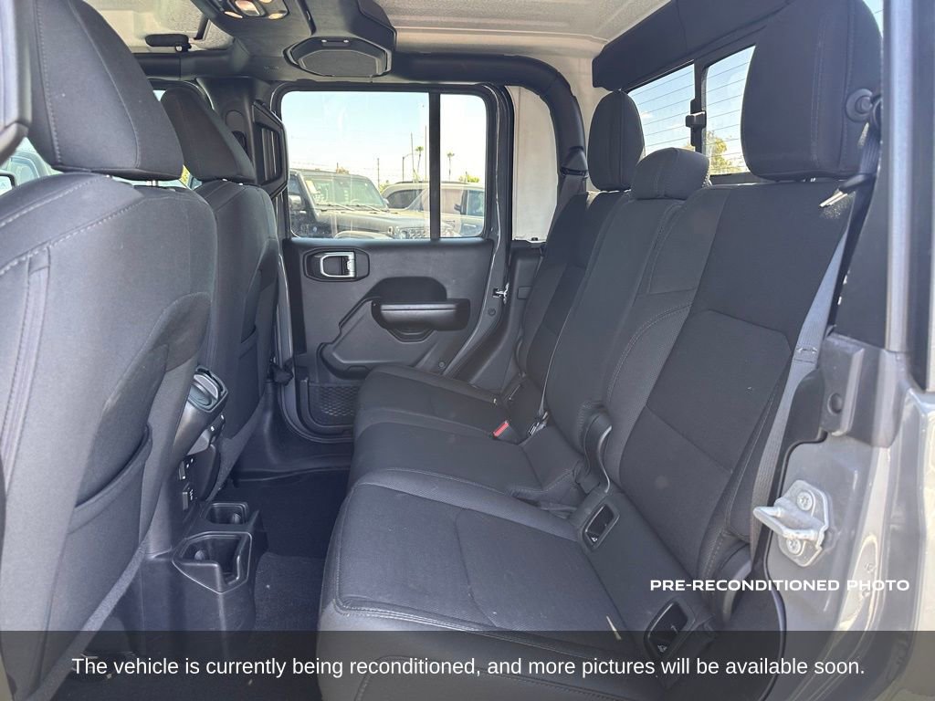 Used 2021 Jeep Gladiator Willys AWD/4WD image 12