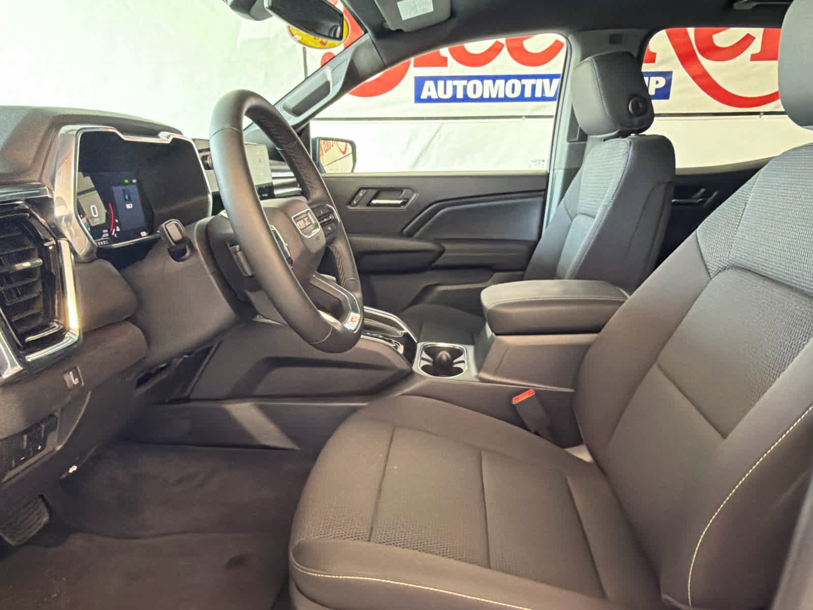 Used 2025 GMC Canyon Elevation w/ Convenience Package AWD/4WD image 12