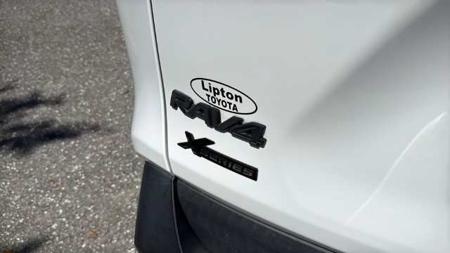 Used 2022 Toyota RAV4 XLE FWD image 7