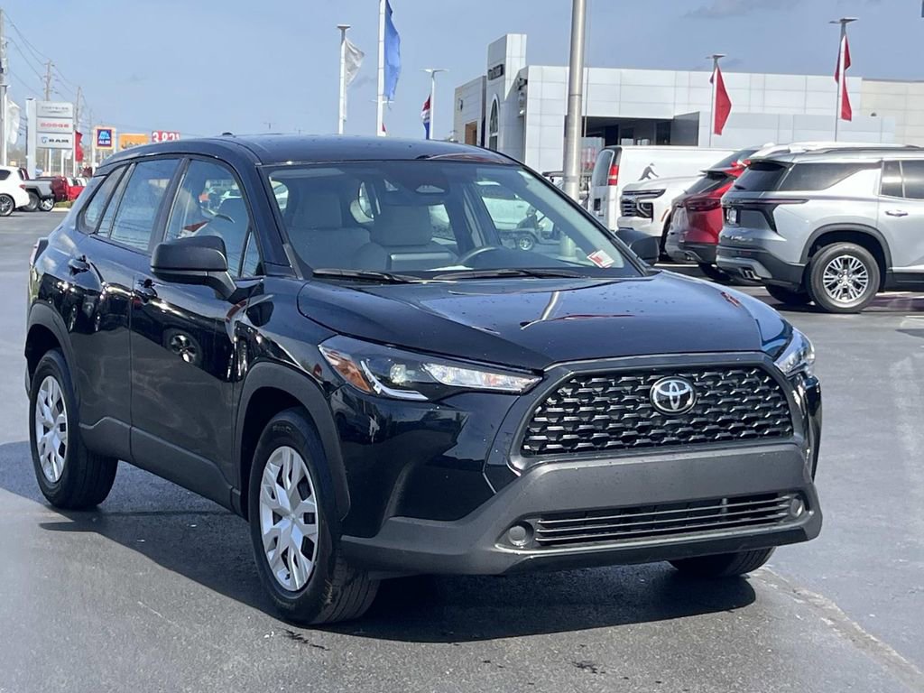 Used 2025 Toyota Corolla Cross L image 1