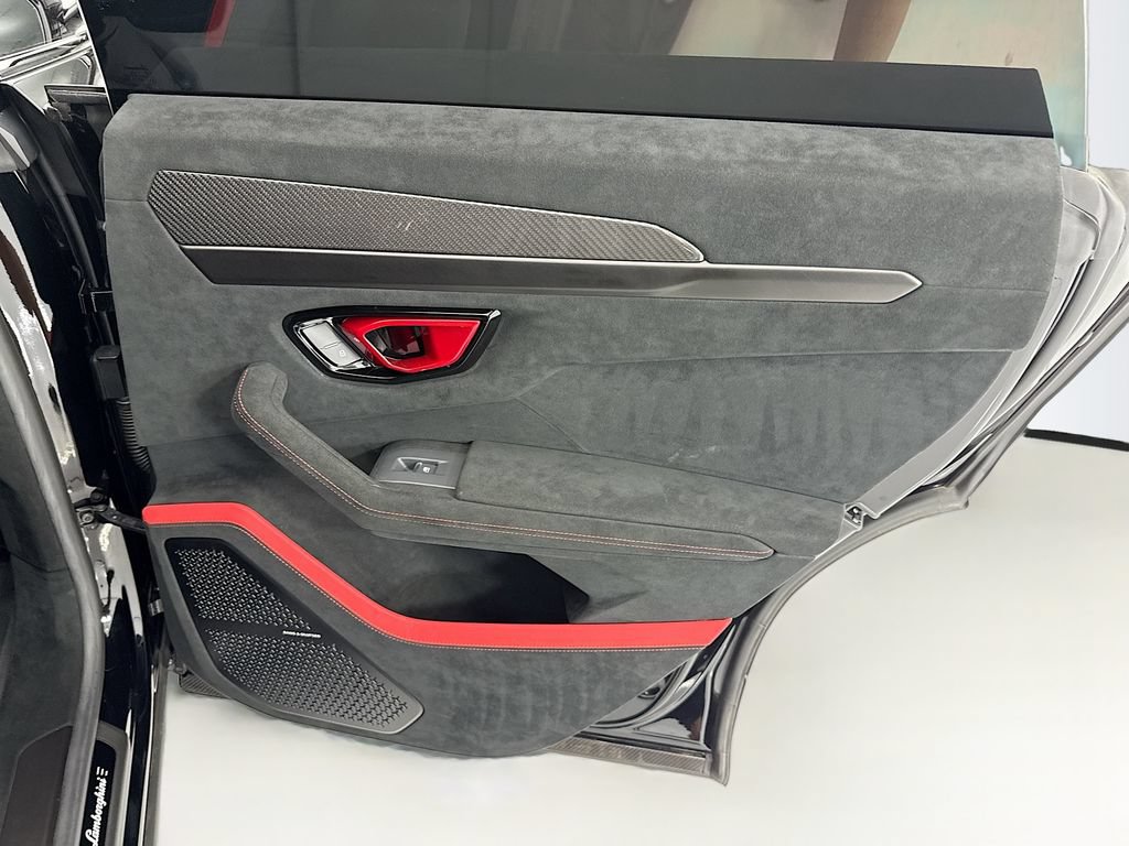 Used 2023 Lamborghini Urus Performante AWD/4WD image 26