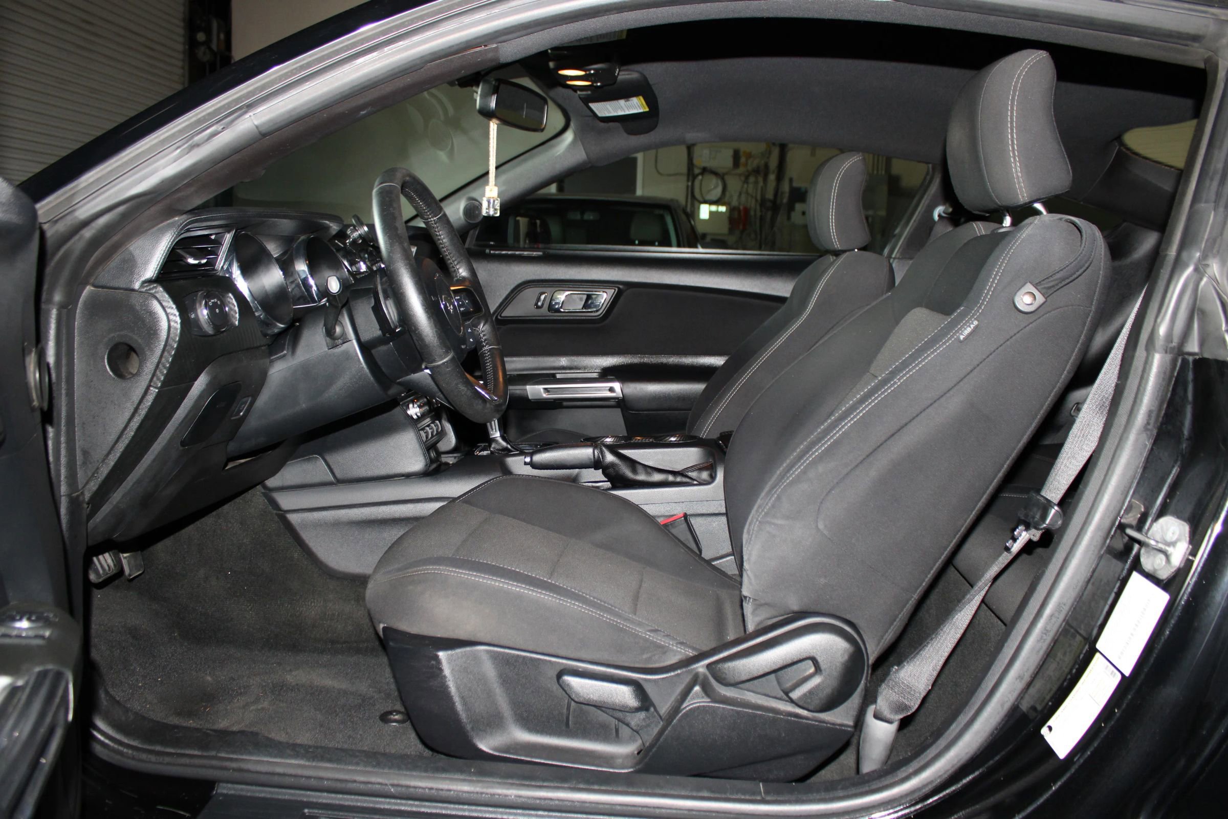 Used 2016 Ford Mustang Coupe image 8