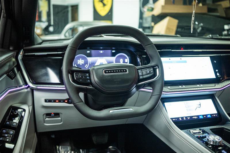 Used 2025 Jeep Wagoneer S Limited image 16