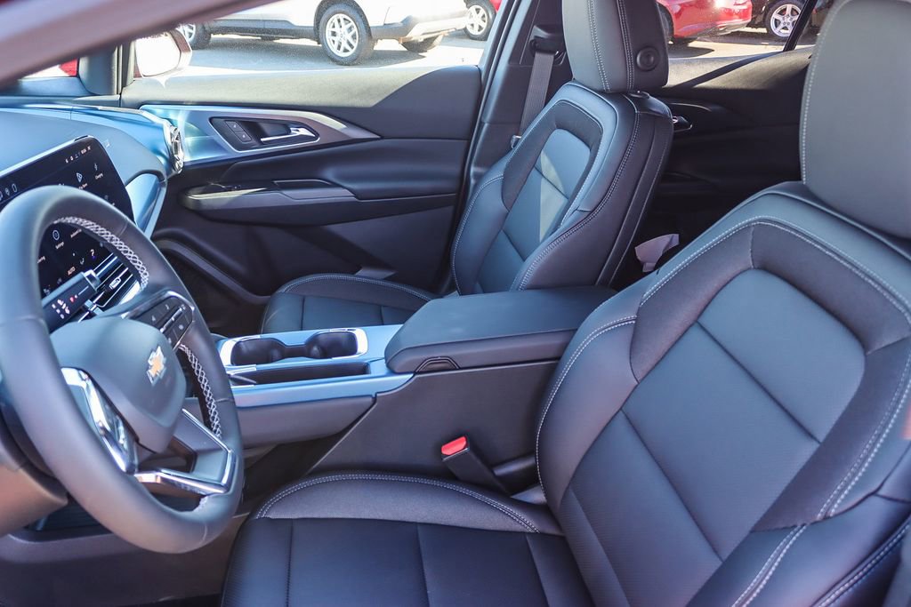 New 2026 Chevrolet Equinox EV LT image 16