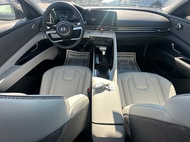 New 2025 Hyundai Elantra Limited FWD image 9