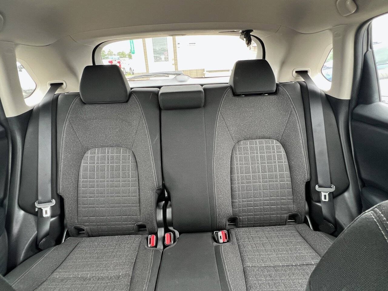 Used 2023 Honda HR-V LX image 15
