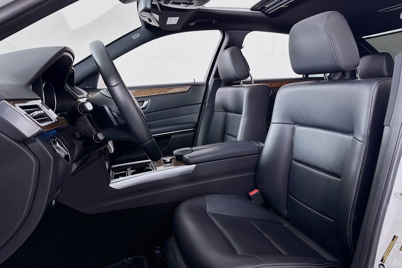 Used 2016 Mercedes-Benz E 350 Sedan image 16