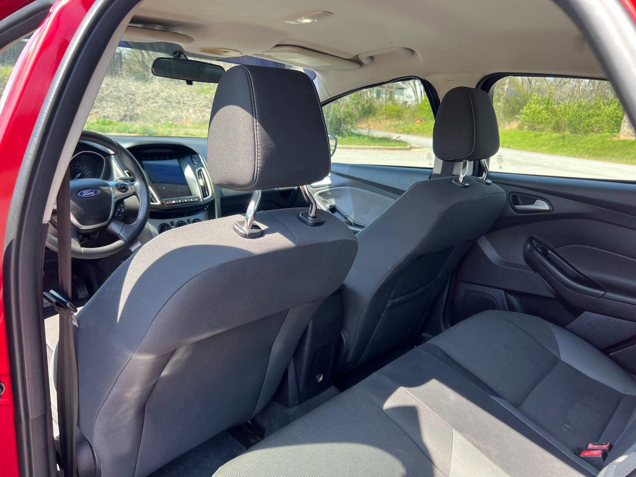 Used 2012 Ford Focus SE image 10