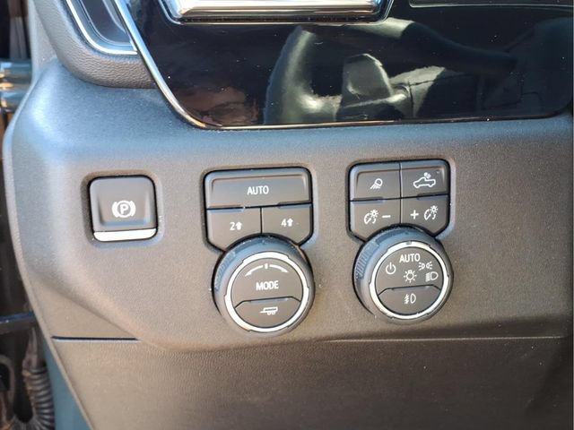 Used 2025 Chevrolet Silverado 1500 LTZ AWD/4WD image 17