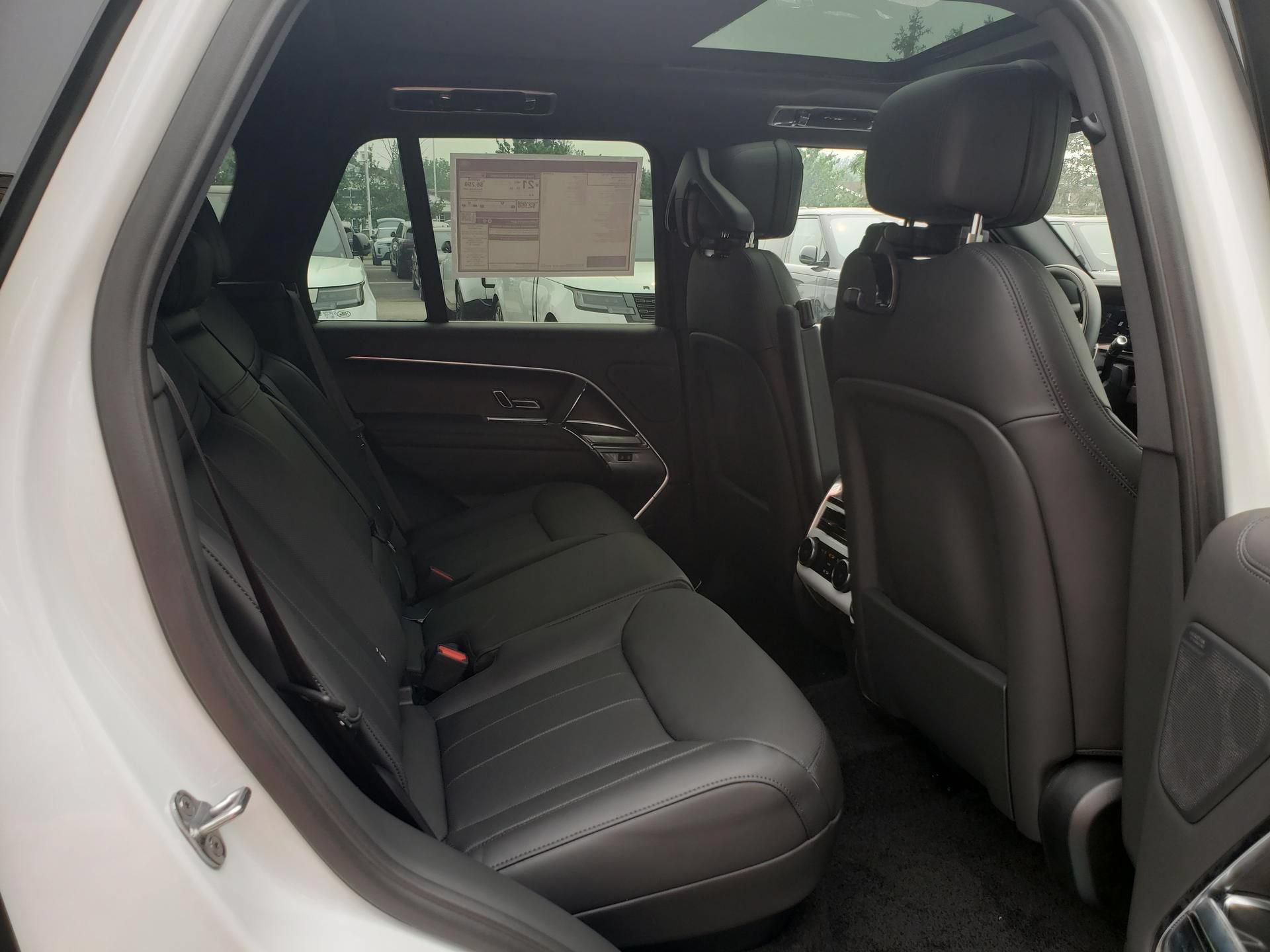 New 2026 Land Rover Range Rover SE AWD/4WD image 17