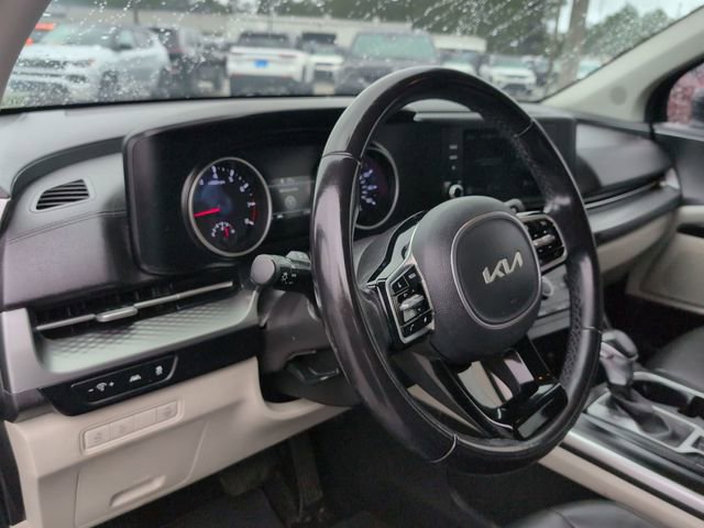 Used 2022 Kia Carnival LX FWD image 29