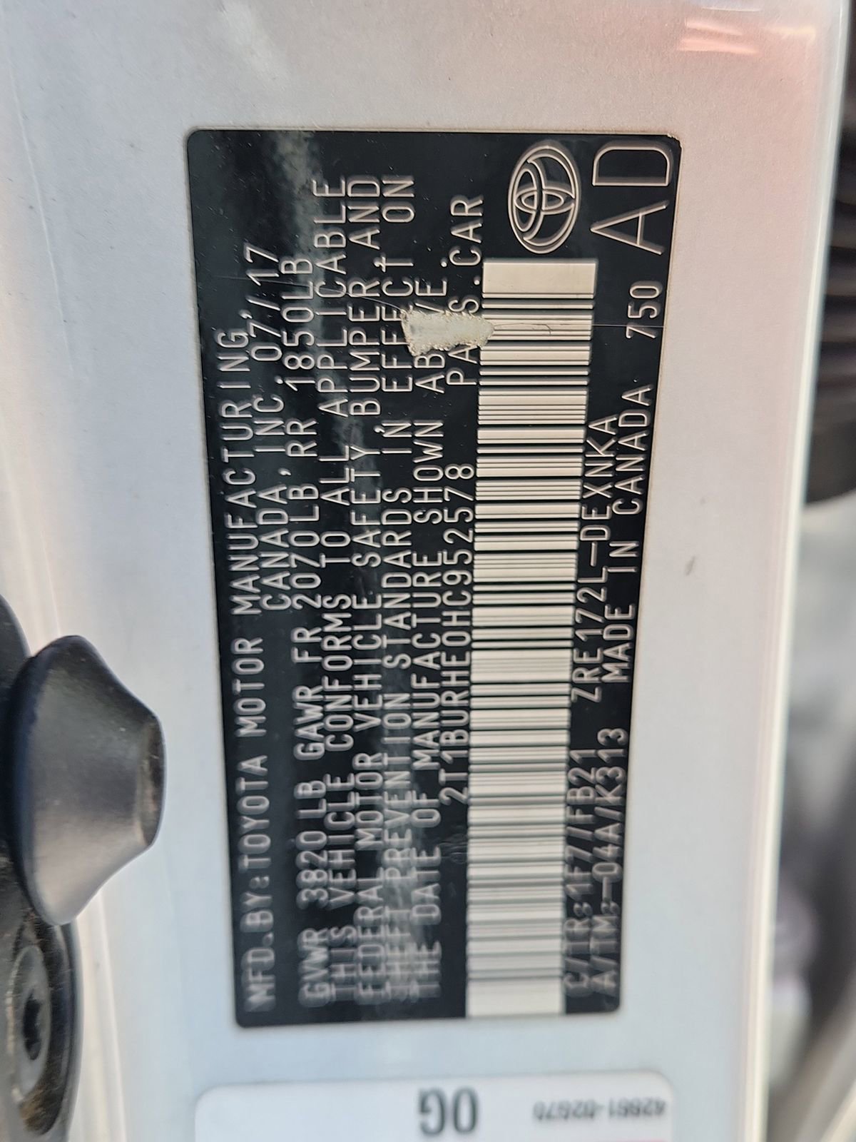 Used 2017 Toyota Corolla LE w/ Carpet Mat Package (TMS) FWD image 18