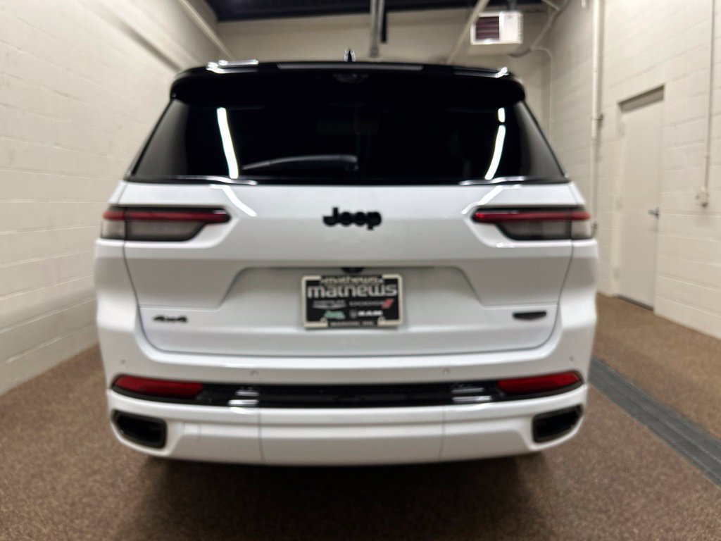 Used 2025 Jeep Grand Cherokee L Summit AWD/4WD image 3