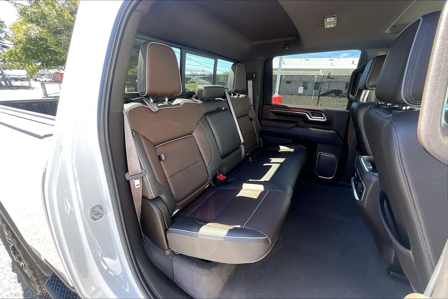 Used 2024 GMC Sierra 2500 Denali w/ Denali Reserve Package AWD/4WD image 31
